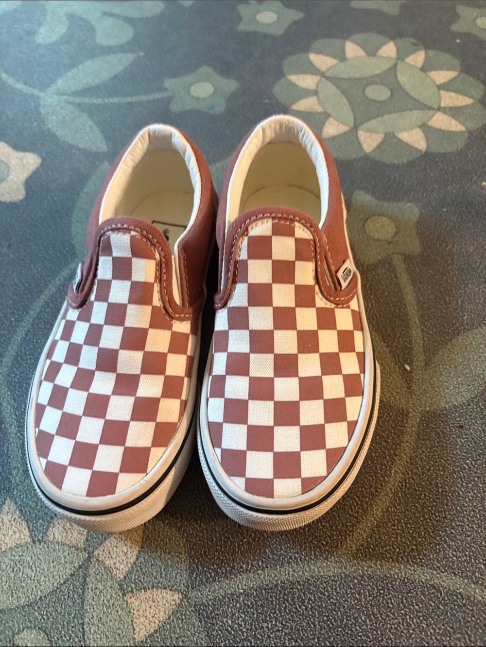 Vans Kids Checkerboard Slip-On in Rosewood and White